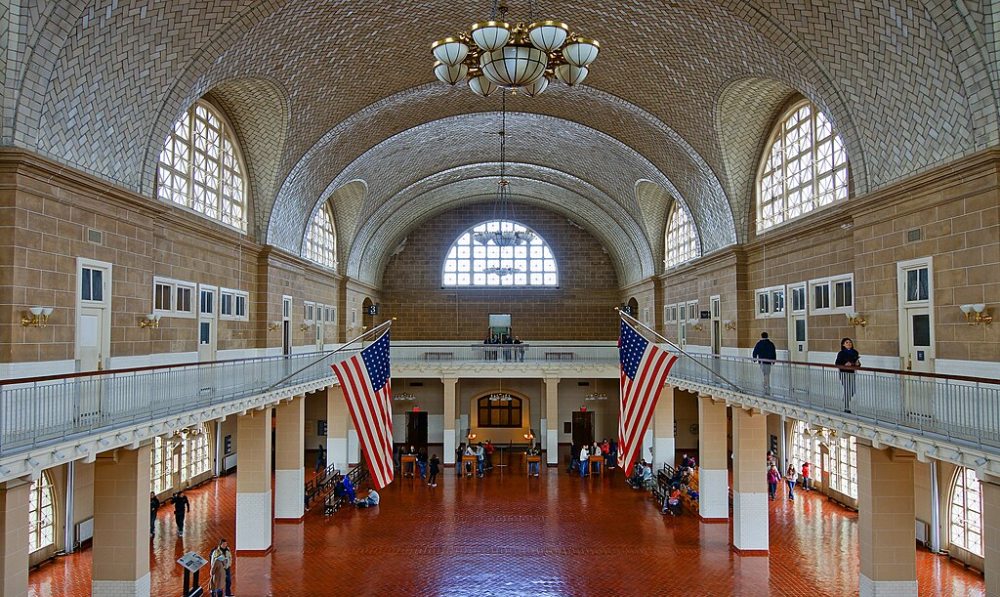 Ellis_Island_-_Great_Hall (1)